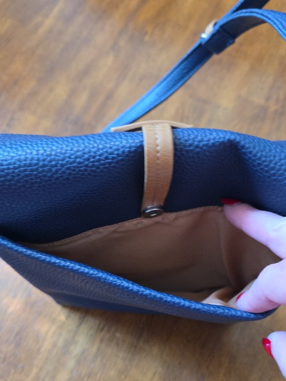 Nautica NWOT Navy, Brown & Tan Colorblock Cross Body Bag - Picture 5 of 10